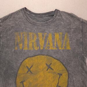 Nirvana Band Casual Crew Neck Graphic Shirt Adult Mens Size Medium M Gray